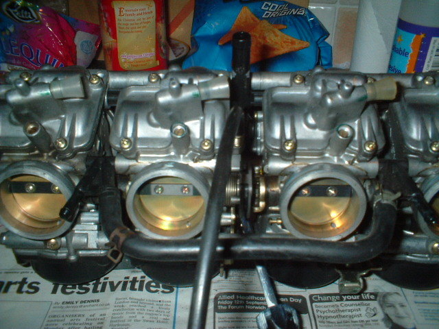 Rescued attachment zx9 carbs.jpg